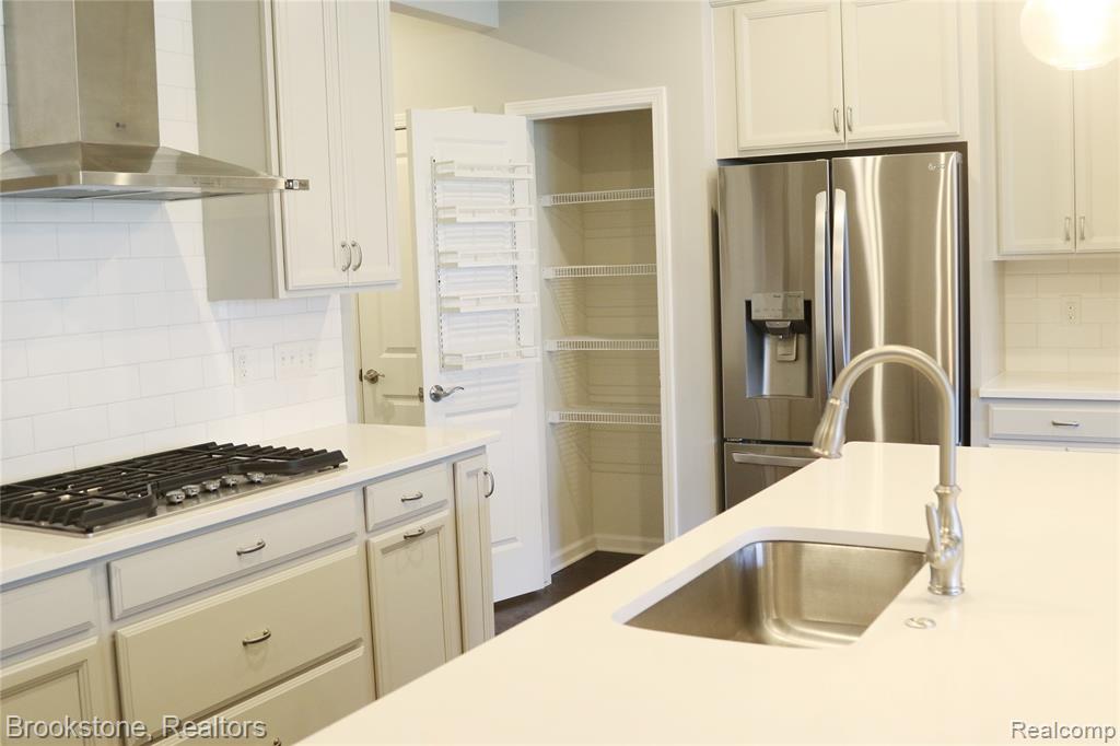 4789 Glenora Drive, Lake Orion, MI, 00000