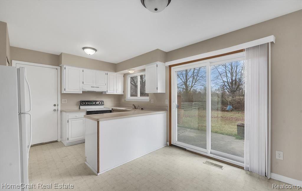 9224 PANAMA Avenue, Ypsilanti, MI 48198 — Photo 9