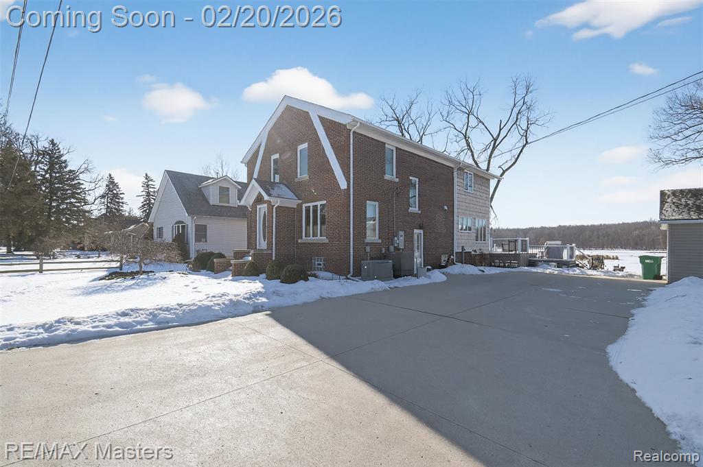 27429 W Huron River Drive, Flat Rock, MI 48134 — Photo 47