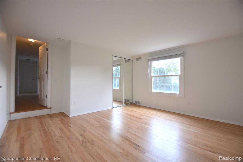 4217 COVERED BRIDGE Road, Bloomfield Hills, MI 48302 — Photo 21