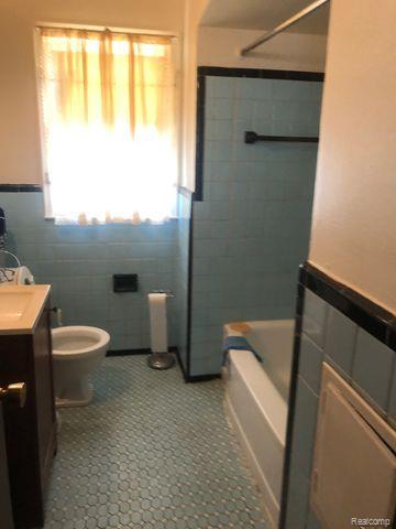 8620 PIERSON Street, Detroit, MI 48228 — Photo 9