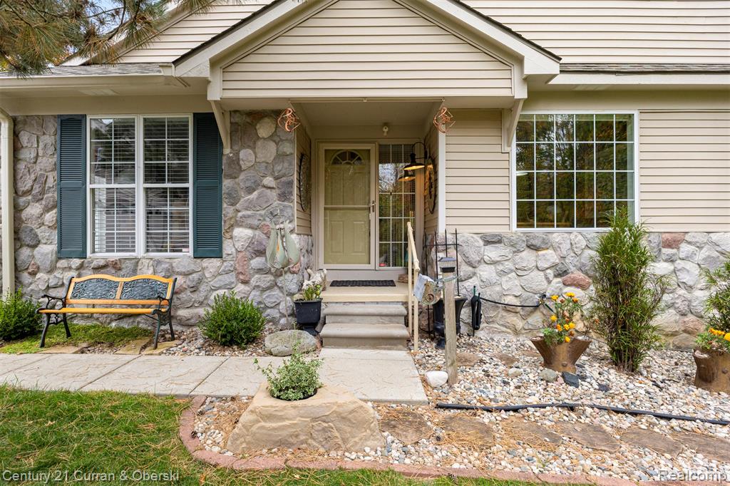 870 Calpernia, 20, Wixom, MI 48393 — Photo 2