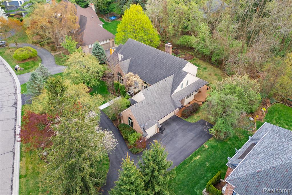 4599 RAVINE Drive, Bloomfield Hills, MI 48301 — Photo 47