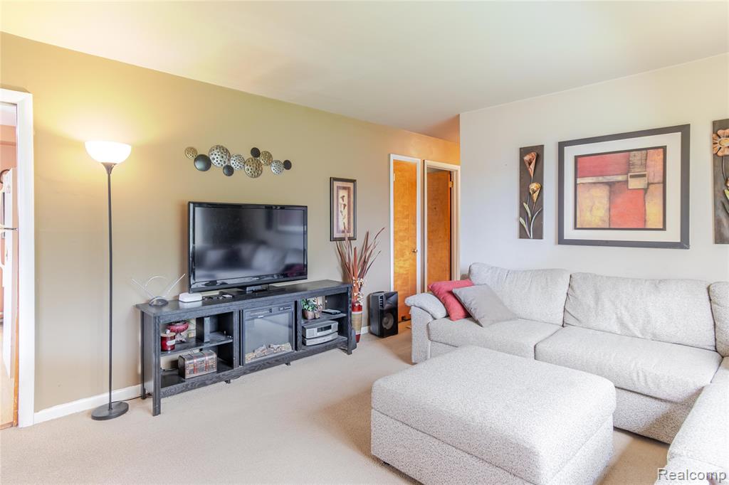 534 Henry Ruff Road, Garden City, MI — Photo 4