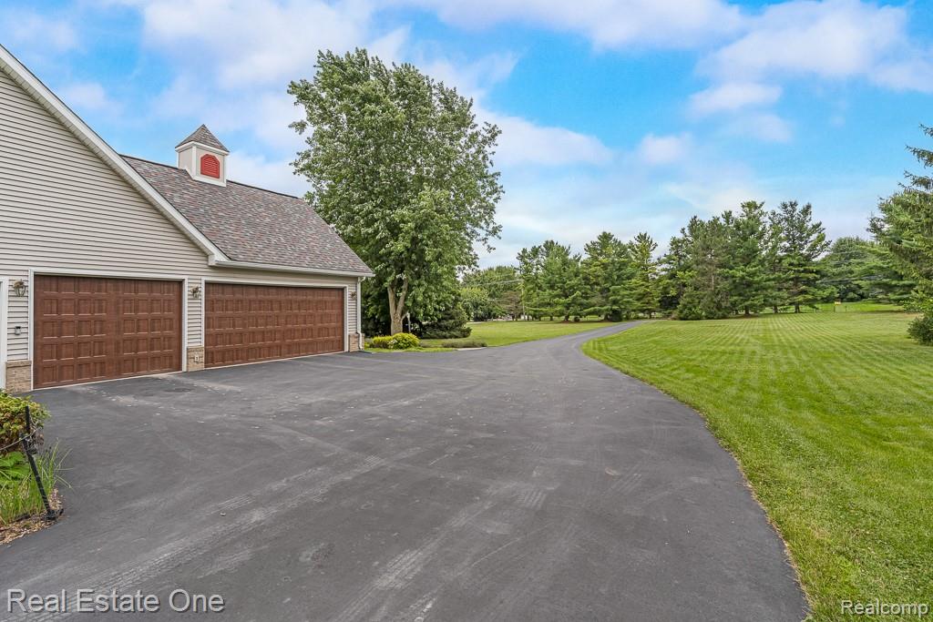 58900 12 Mile Road, New Hudson, MI 48165 — Photo 4
