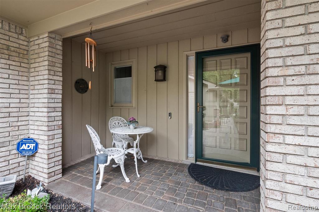 1276 Greenglen Court, Bloomfield Hills, MI 48304 — Photo 6