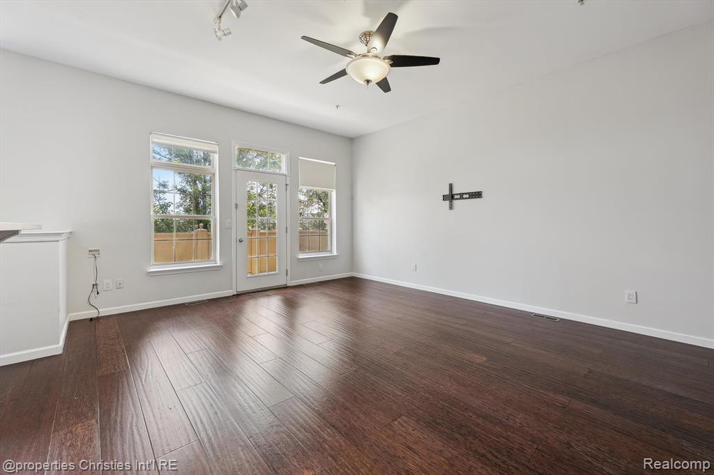 39771 ROCKCREST Circle, Northville, MI — Photo 9