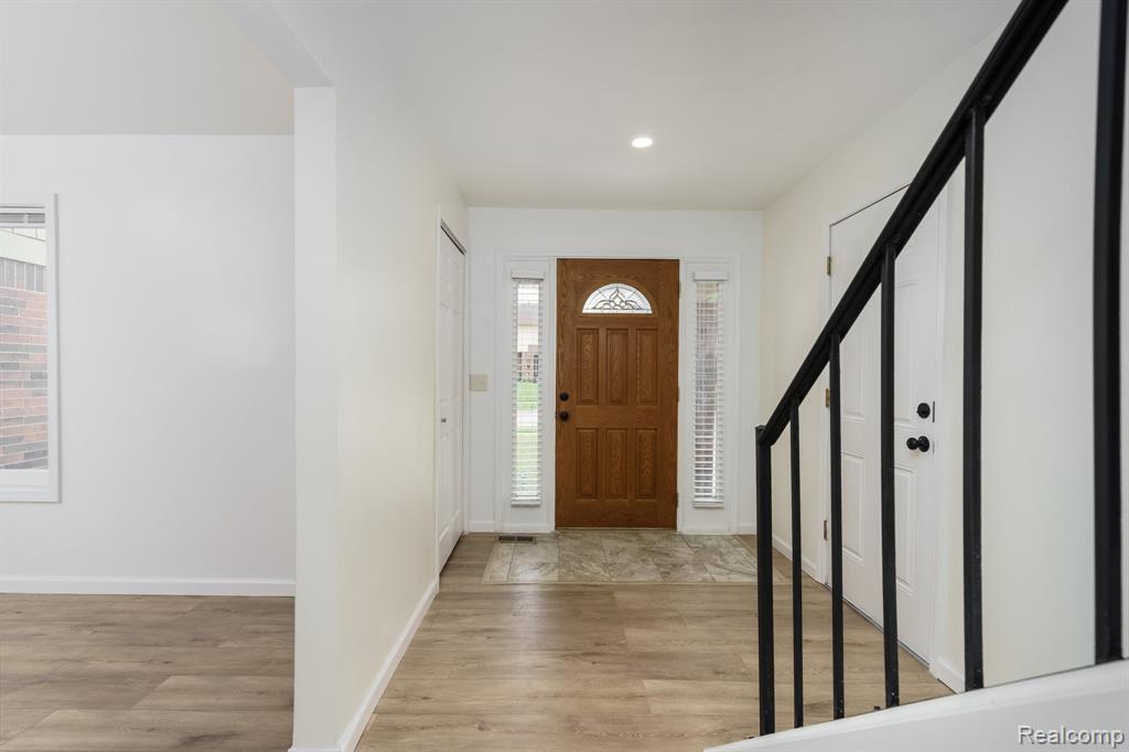 3104 Woods Circle, Detroit, MI 48207 — Photo 11