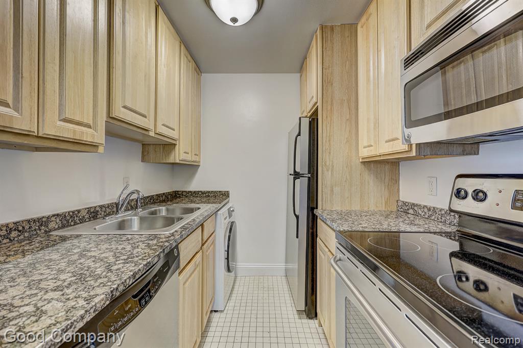 15 E Kirby Street, 601, Detroit, MI 48202 — Photo 11