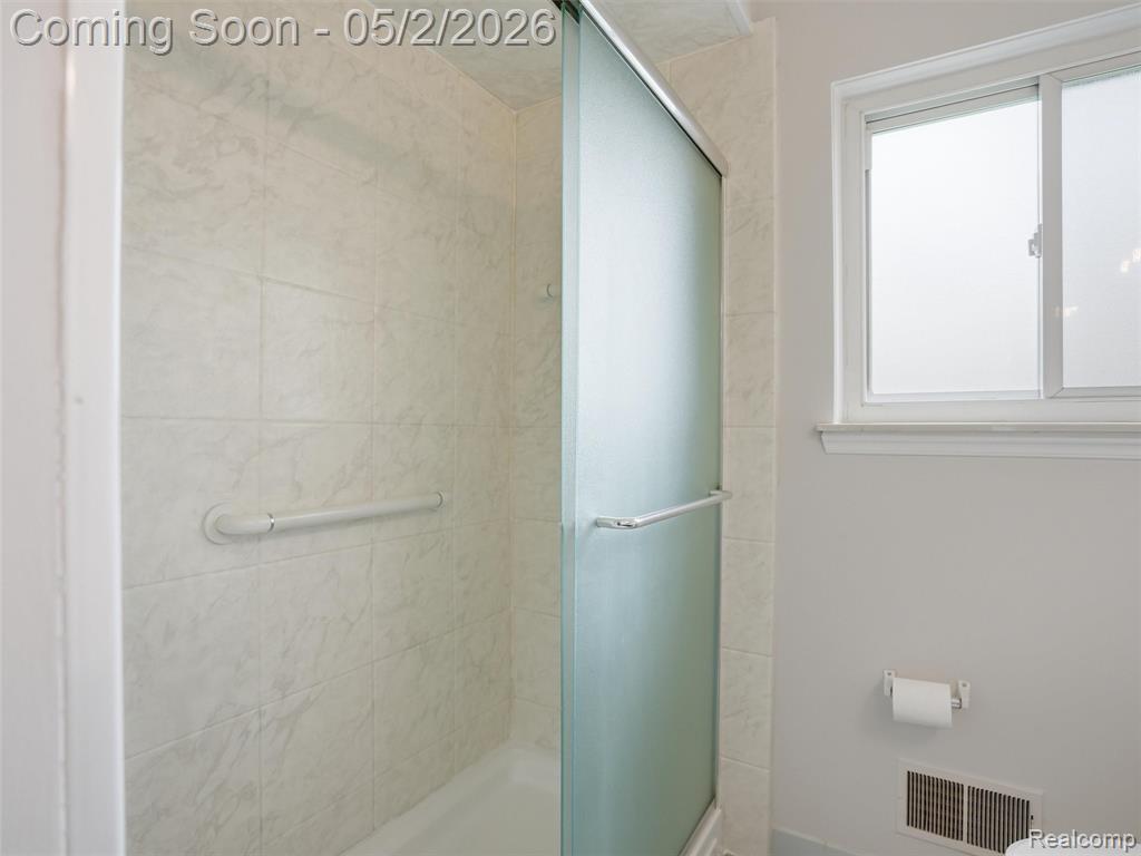 8618 Alwardt Drive, Sterling Heights, MI 48313 — Photo 21