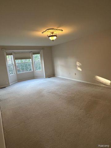 4038 WORTHINGTON Drive, Troy, MI 48085 — Photo 12