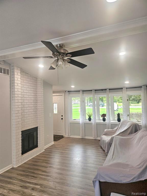 2121 S Commerce Road, Wolverine Lake, MI 48390 — Photo 4