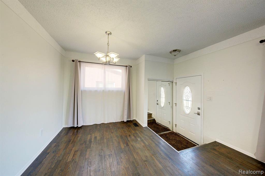 718 Easley Drive, Westland, MI 48186 — Photo 6