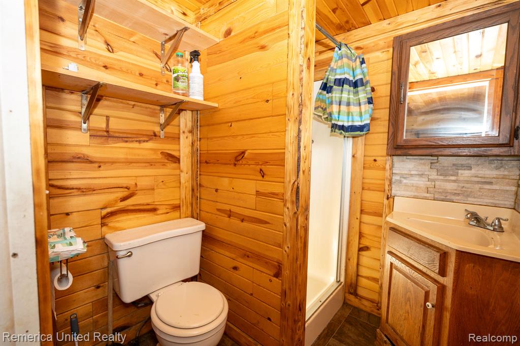 106 Devonshire Drive, Prudenville, MI 48651 — Photo 10