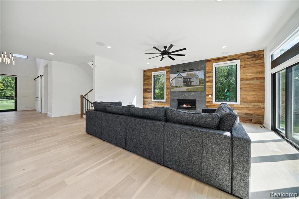 7450 PARKSTONE Lane, Bloomfield Hills, MI 48301 — Photo 29