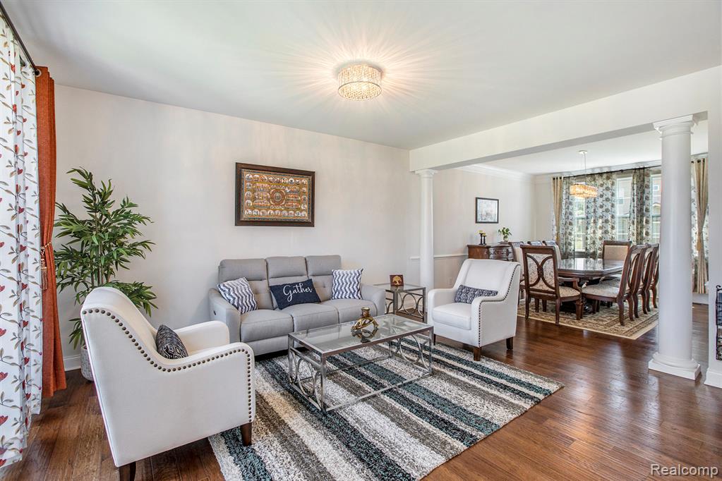 51021 Laurel Park, Canton, MI 48188 — Photo 2