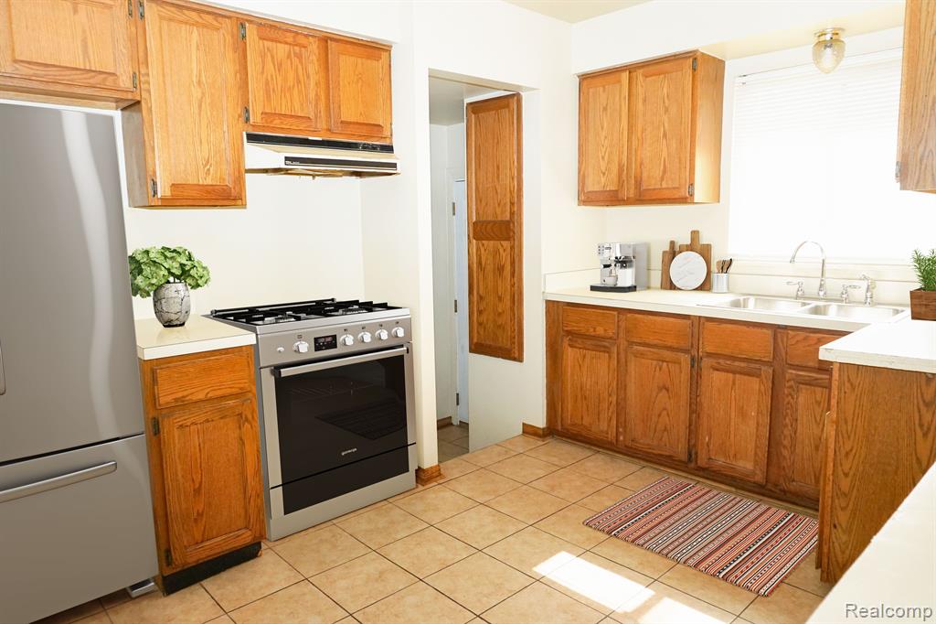 8842 Dale, Redford, MI 48239 — Photo 4