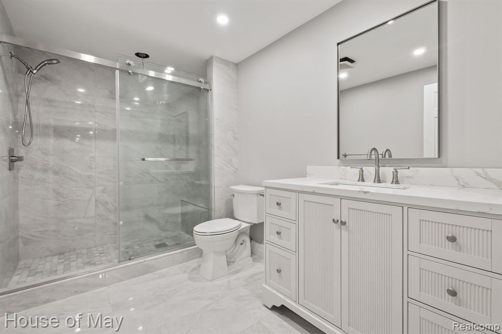 4743 S Ridge Drive, West Bloomfield, MI 48323 — Photo 39
