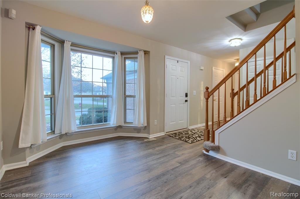 41816 White Tail Lane, Canton, MI 48188 — Photo 6