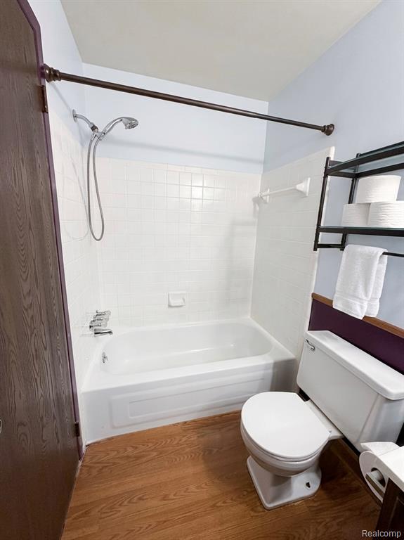 17116 Kingsbrooke Drive, Clinton Twp, MI 48038 — Photo 10