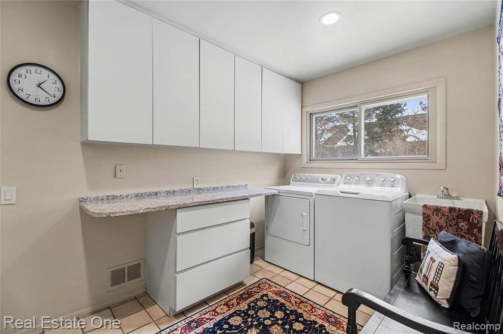 4150 Saddle Lane, West Bloomfield, MI — Photo 15
