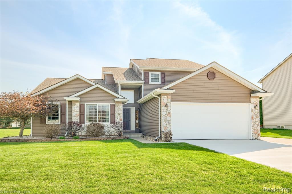 1447 Crystal Pond Drive, Davison, MI 48423 — Photo 2