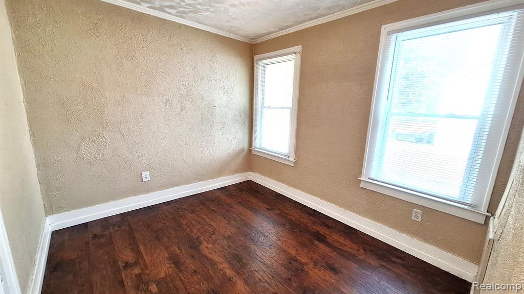 7604 JACKSON Avenue, Warren, MI 48091 — Photo 9