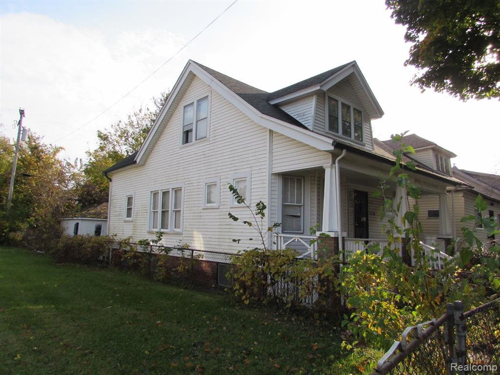 5270 MONTCLAIR Street, Detroit, MI 48213 — Photo 2
