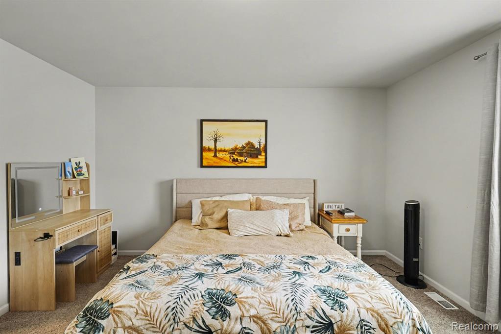 202 Creek Pointe Circle, Durand, MI 48429 — Photo 11