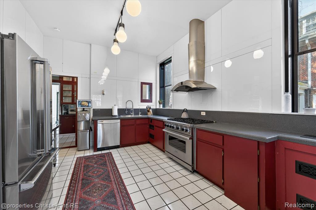 2150 Iroquois Street, Detroit, MI 48201 — Photo 24