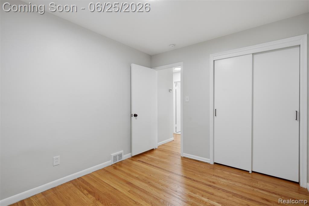 8585 Dixie Lane, Dearborn Heights, MI 48127 — Photo 24