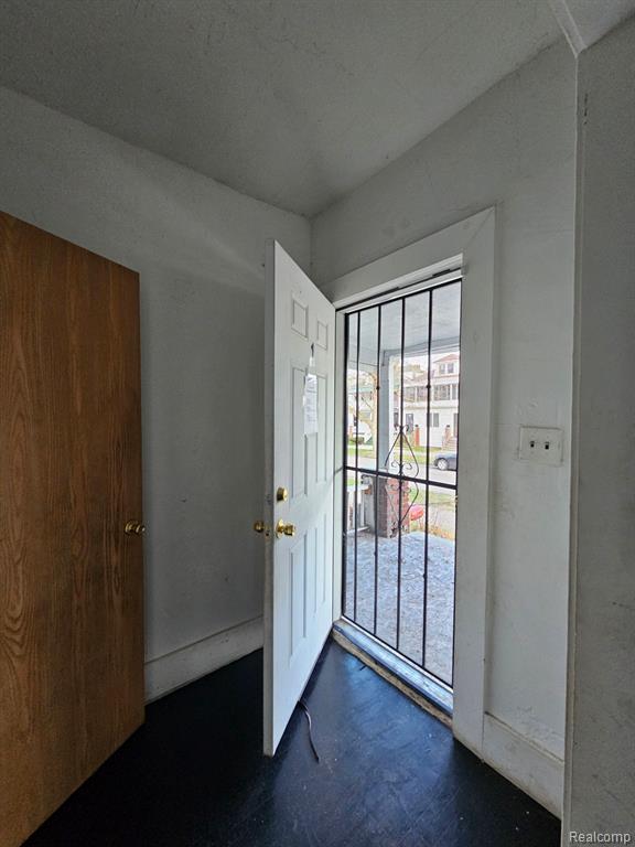 9421 RAVENSWOOD Street, Detroit, MI 48204 — Photo 3