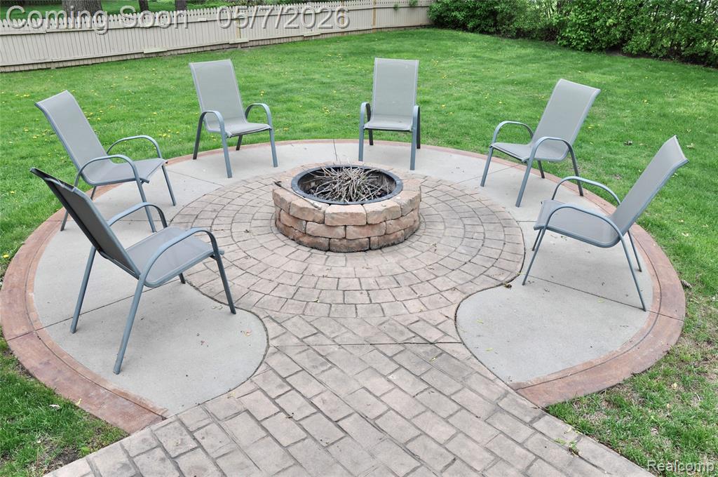 5443 English Drive, Troy, MI 48085 — Photo 23