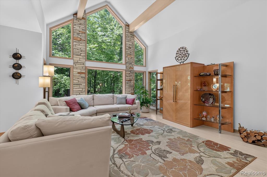 5388 Hartland Road, Fenton, MI 48430 — Photo 9
