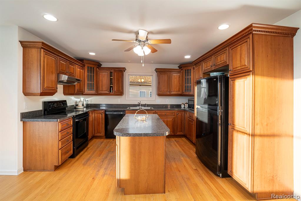 4382 Oak Tree Court, Fenton, MI 48430 — Photo 16
