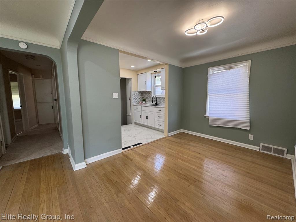 19351 Plainview Avenue W, Detroit, MI 48219 — Photo 4