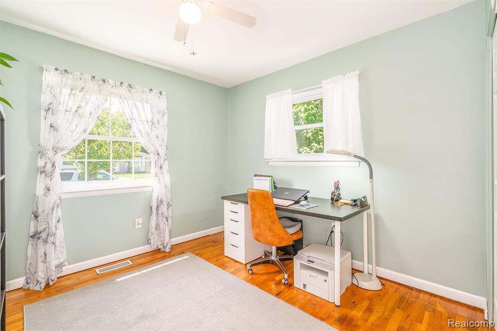 9705 HAMILTON Street, Belleville, MI 48111 — Photo 10
