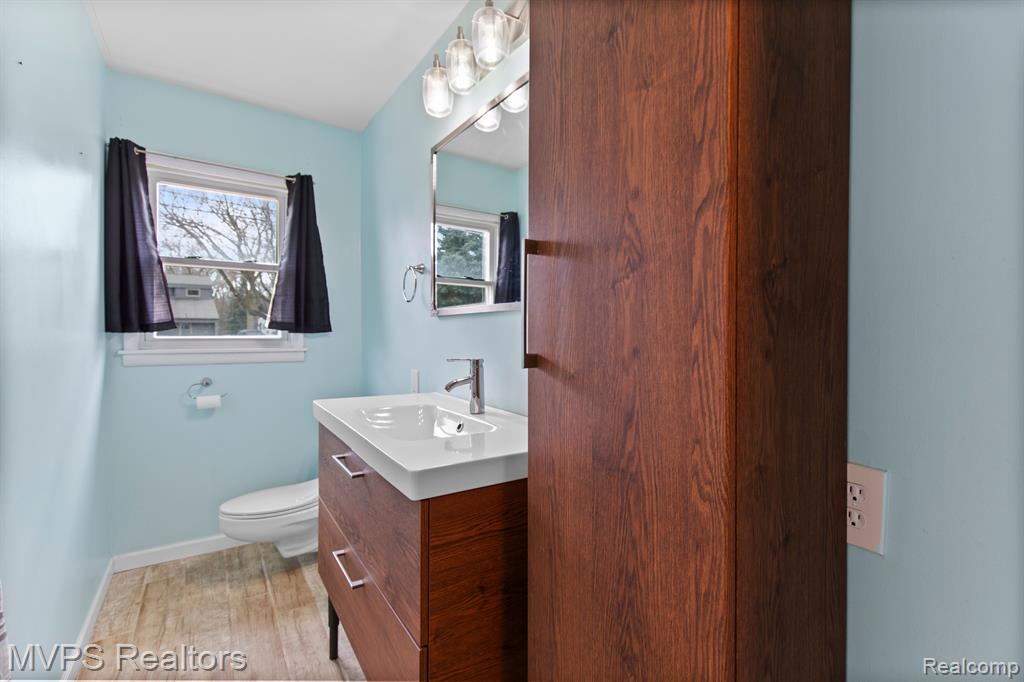 5503 NORTHLAWN Drive, Sterling Heights, MI 48310 — Photo 17