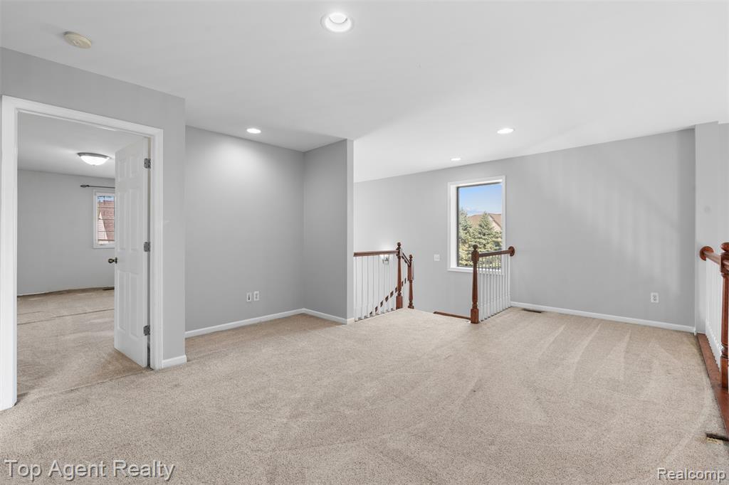 1066 Lorenzo Court, Troy, MI 48085 — Photo 20