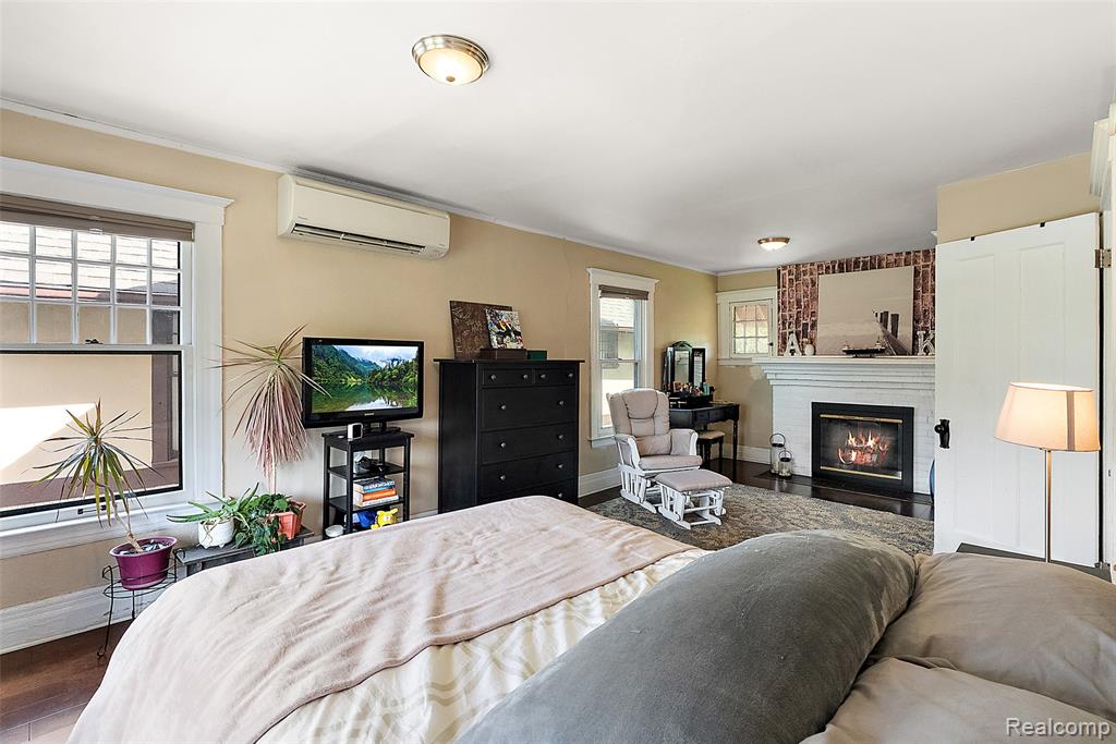 867 Edison Street, Detroit, MI 48202 — Photo 19