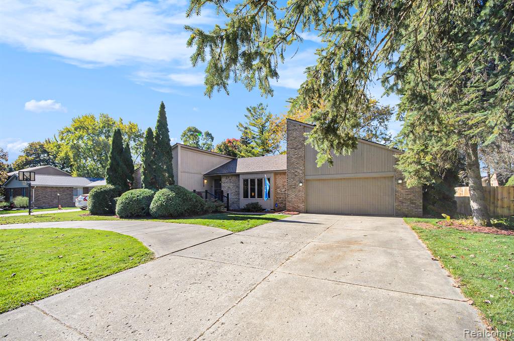 6429 Woodglen Drive, Clarkston, MI — Photo 33