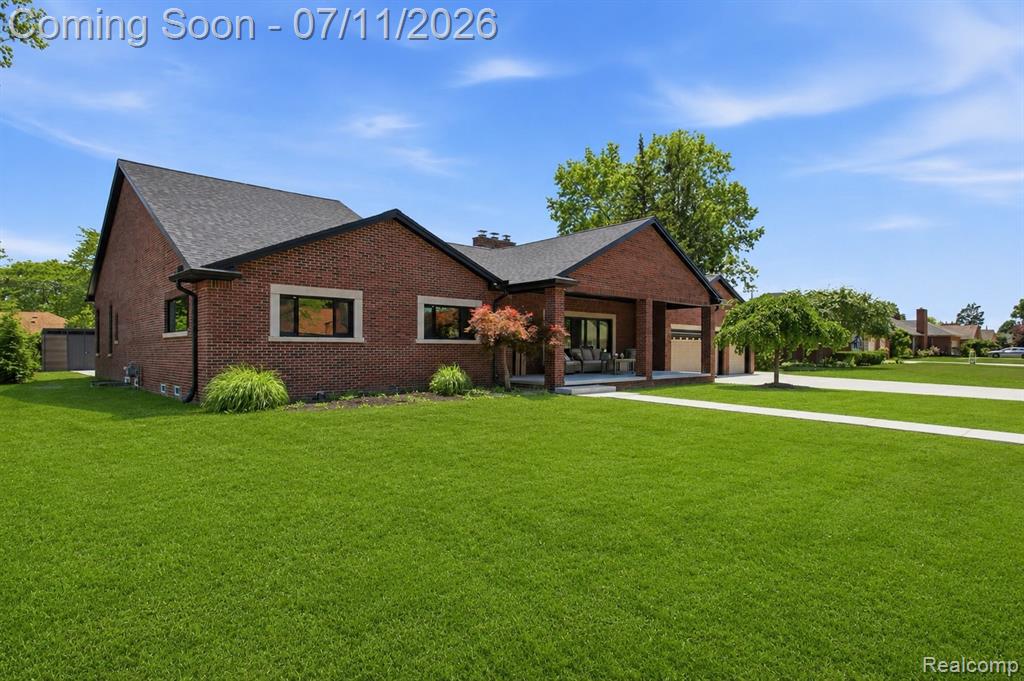 600 WOODCREST Drive, Dearborn, MI 48124 — Photo 2