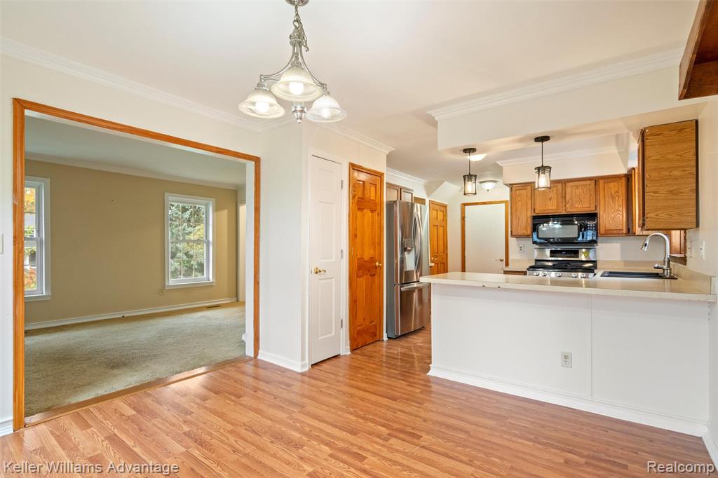60422 Lamplighter Drive, New Hudson, MI 48165 — Photo 15
