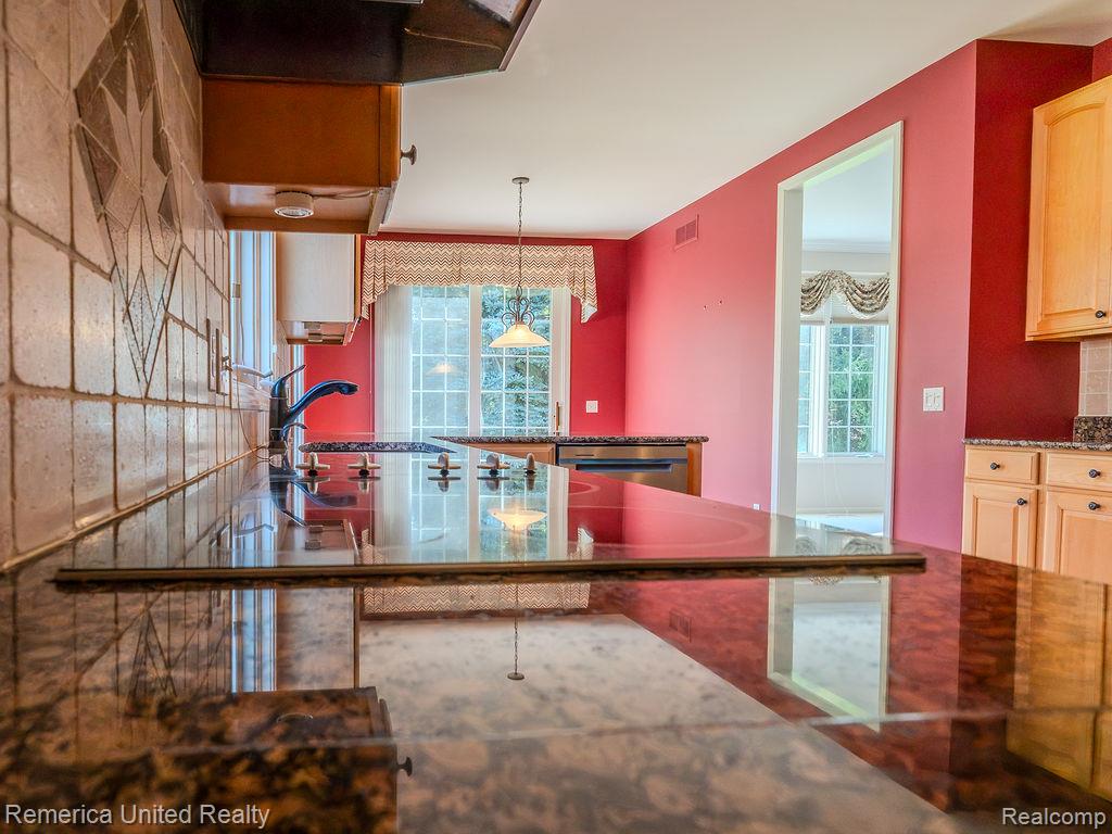 7429 Pine Vista Drive, Brighton, MI 48116 — Photo 12