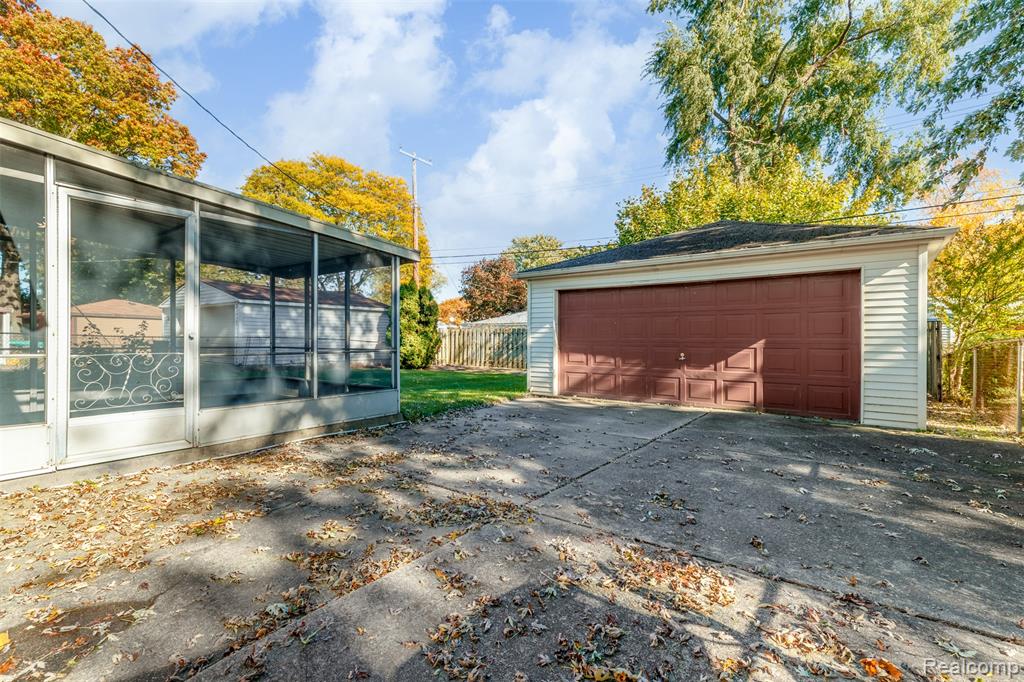 9212 Idaho Street, Livonia, MI 48150 — Photo 27