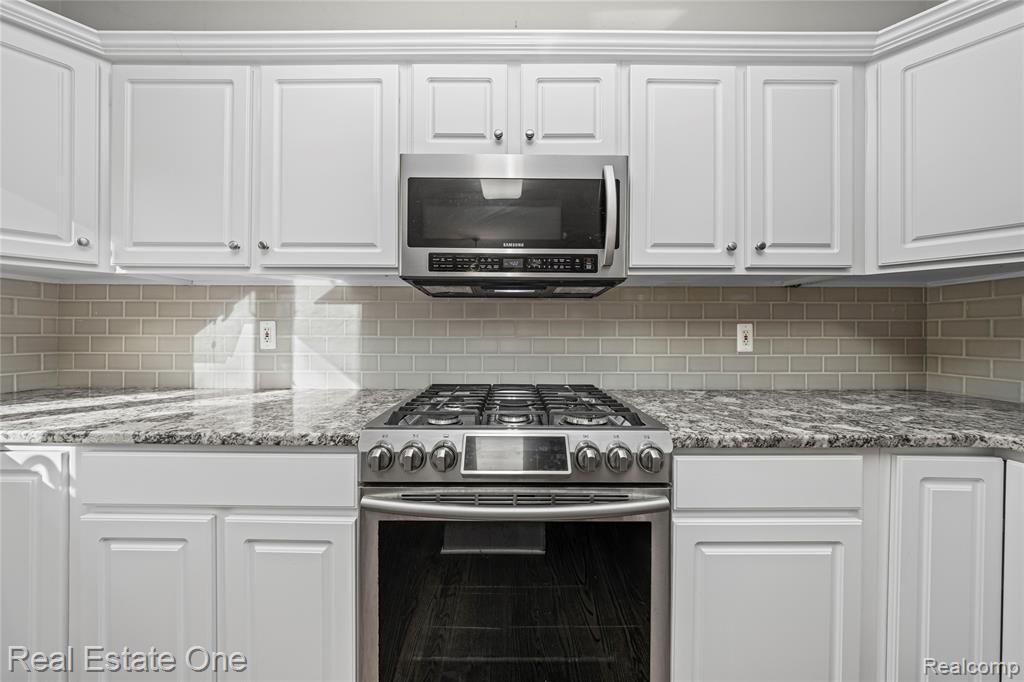 4659 Camelina Street, Commerce Twp, MI 48382 — Photo 30