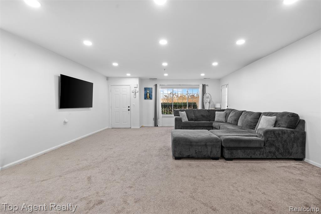 45512 Hidden View Court, Utica, MI 48315 — Photo 7