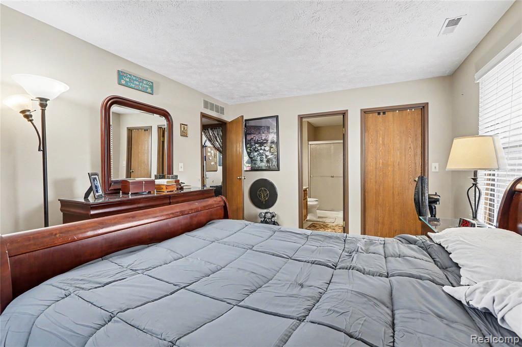 61154 Greenwood Drive, South Lyon, MI 48178 — Photo 14
