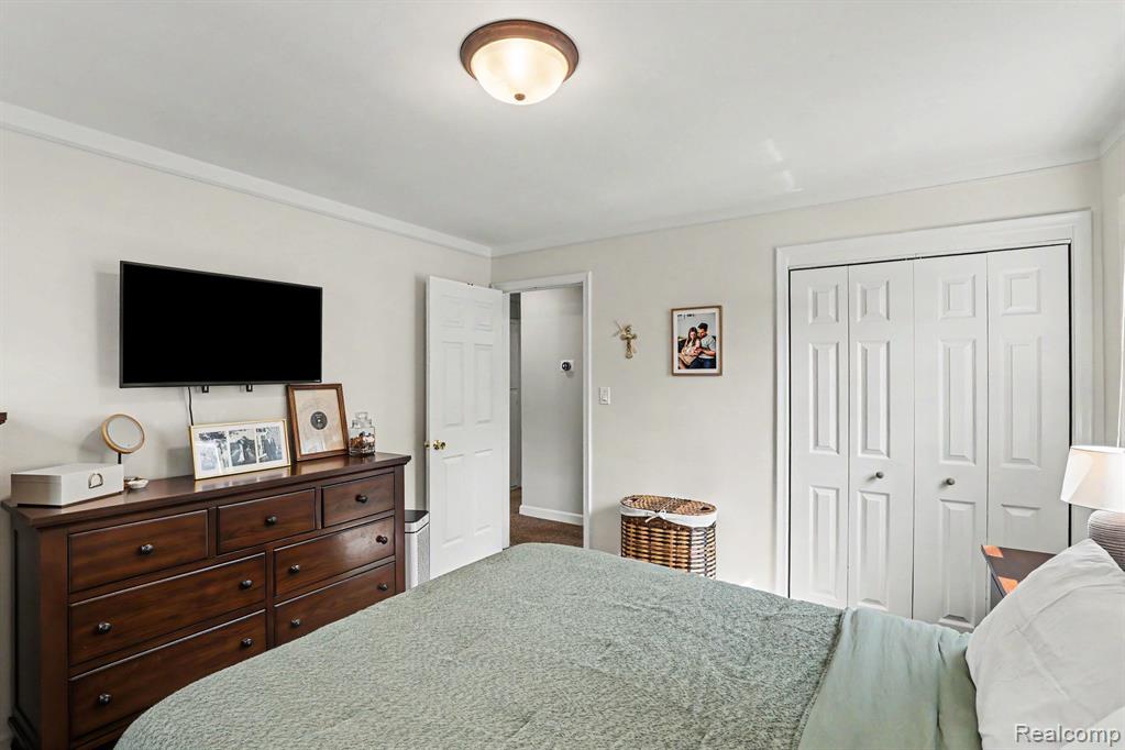 332 E Parker Avenue, Madison Heights, MI 48071 — Photo 11