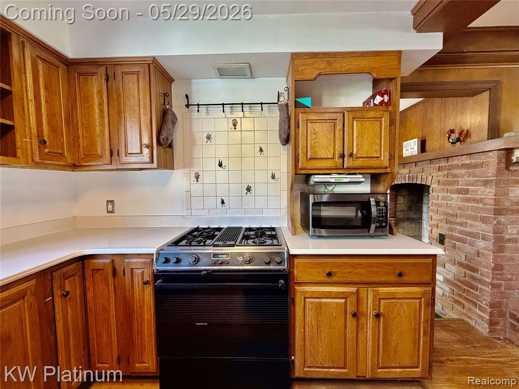 2425 Woodstock Drive, Port Huron, MI 48060 — Photo 16